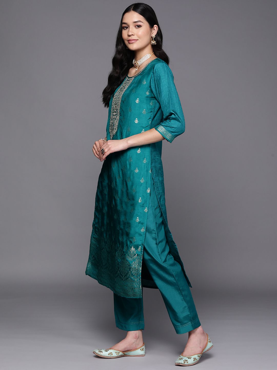 Libas Women Green Floral Pure Silk Kurta with Trousers & With Dupatta