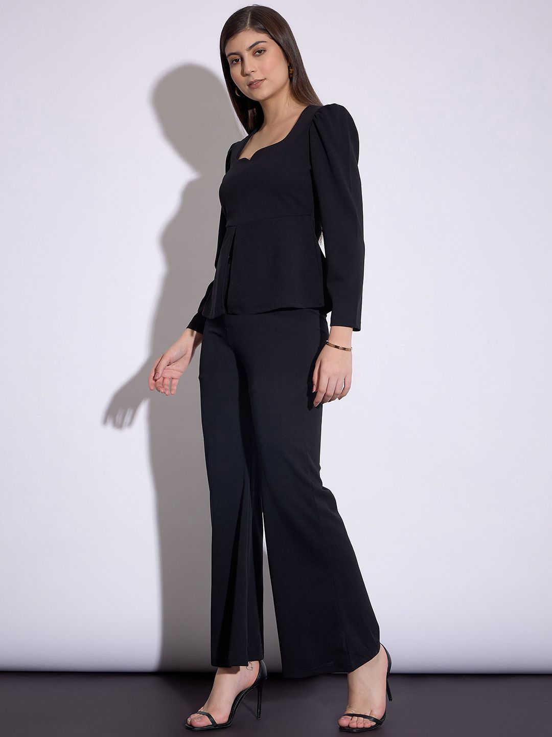 SASSAFRAS worklyf Sweetheart Neck Puff Sleeves Top With Bell Bottom Trousers