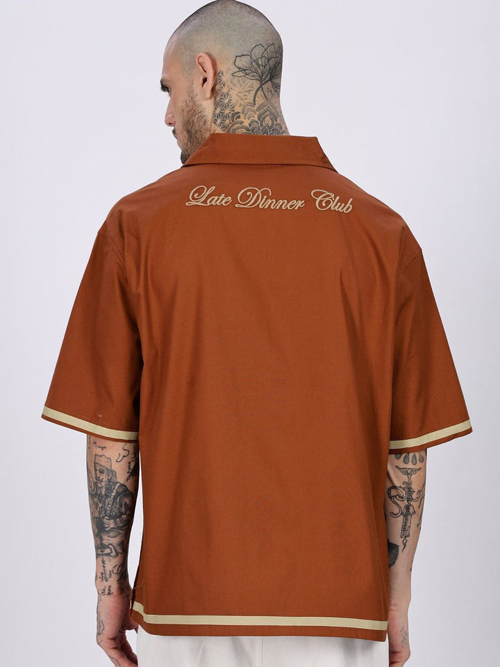 Eszett Late Dinner Baju Kasual Spread Collar Bersaiz Besar