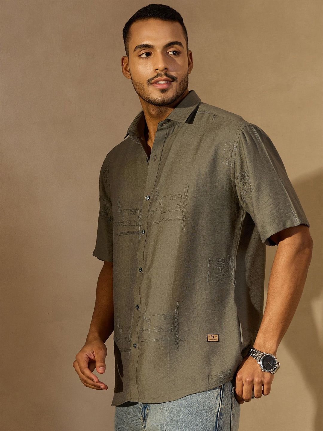 DENNISON Men Solid Oversized Smart Casual Shirt