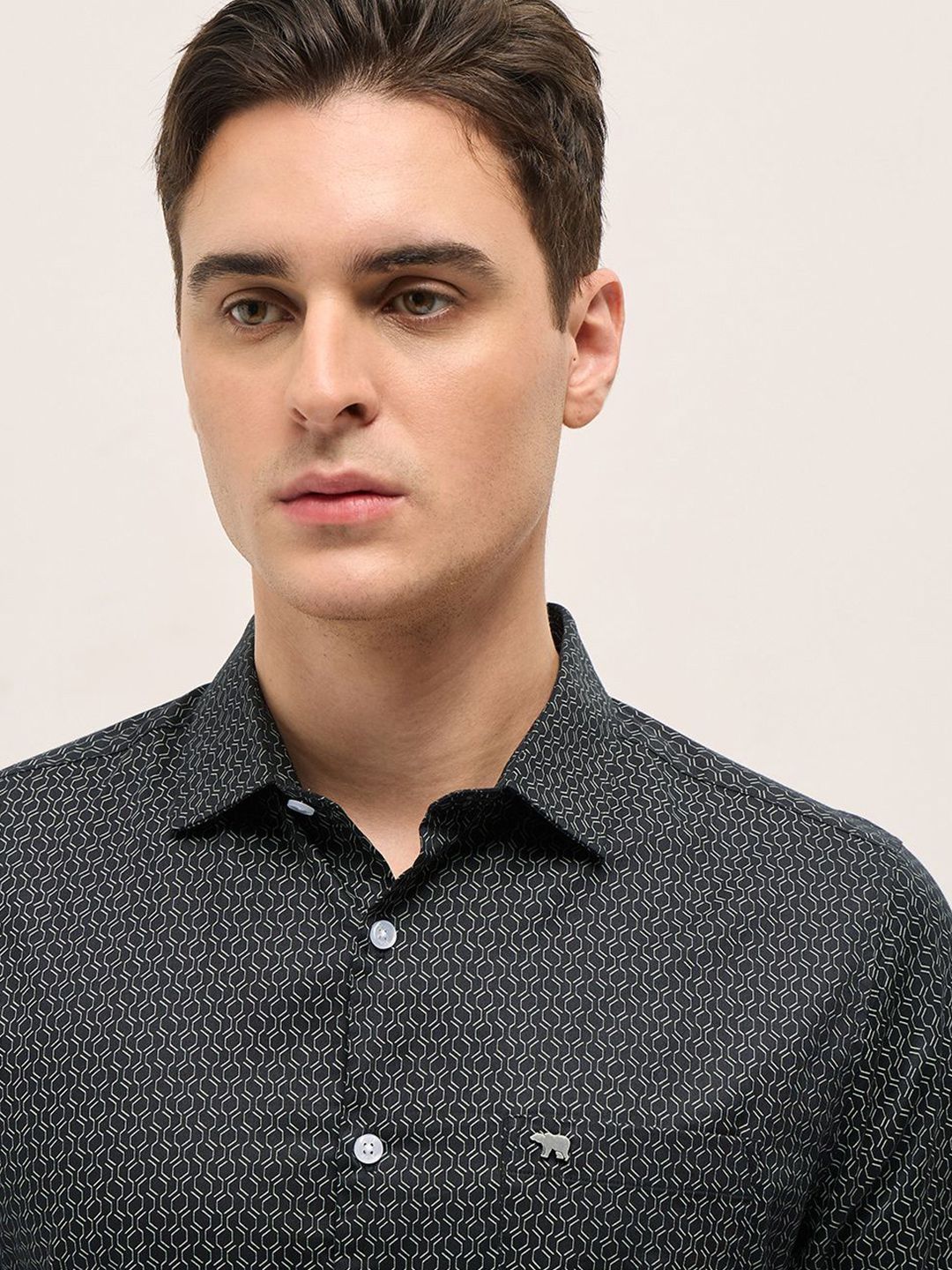 THE BEAR HOUSE Men Spread Collar Geometric Printed Cotton Tailored Fit Formal Shirt