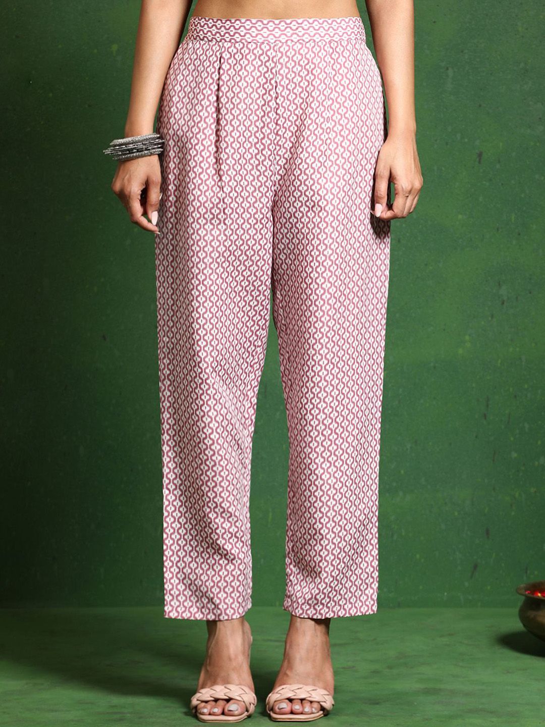 Varanga Women Printed Regular Kurta with Trousers & With Dupatta