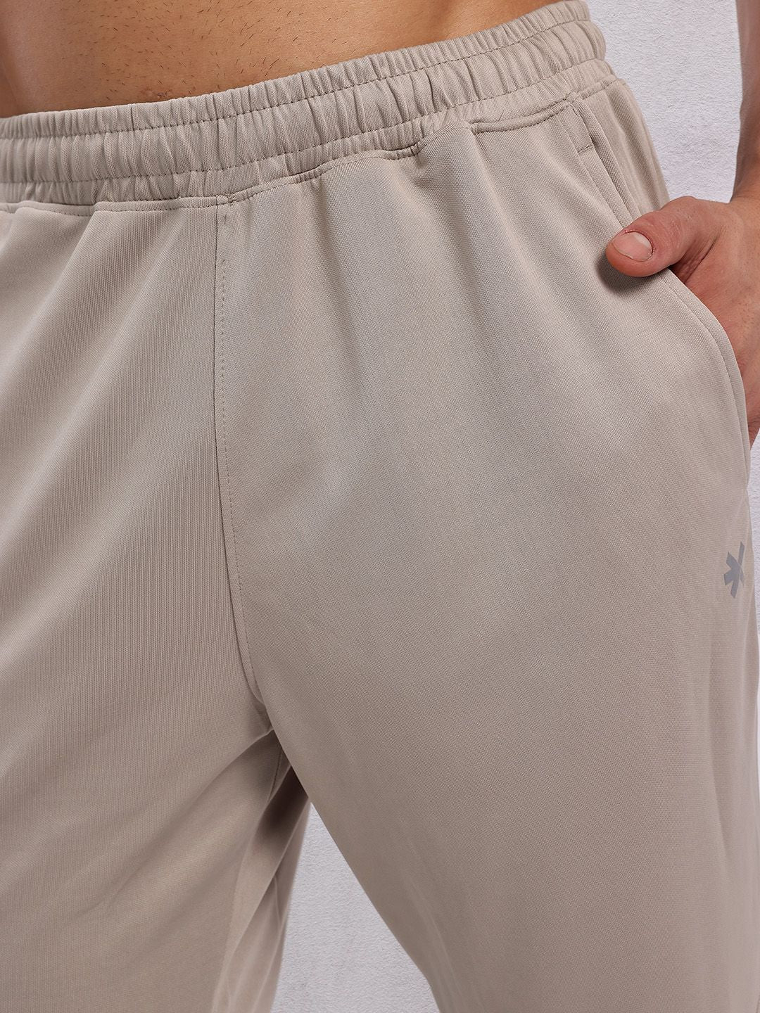 HRX by Hrithik Roshan Men Colourblocked Mid-Rise Rapid-Dry Regular Fit Running Joggers
