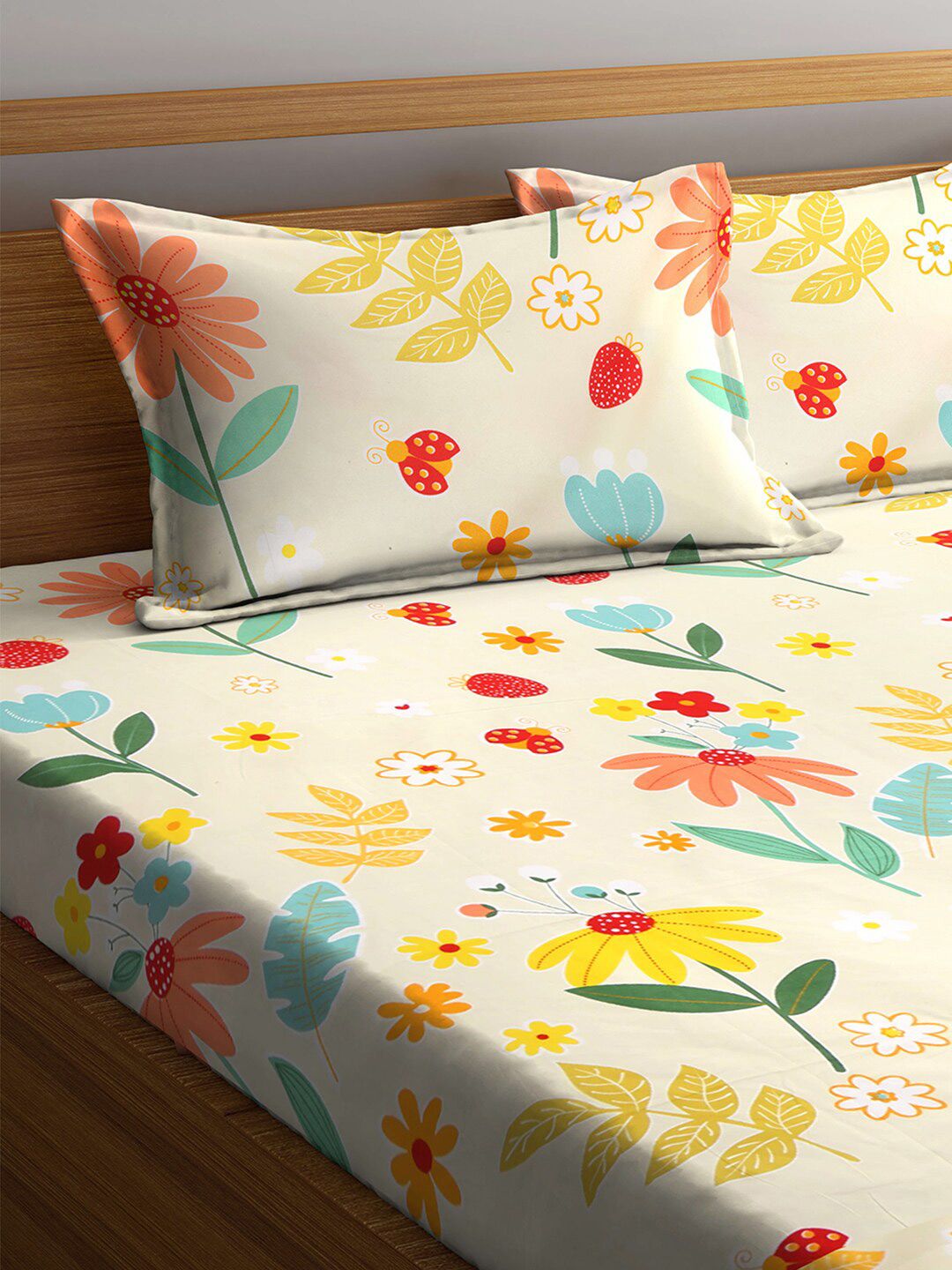 KLOTTHE White & Yellow Printed 300 TC Double King Fitted Bedsheet With 2 Pillow Covers