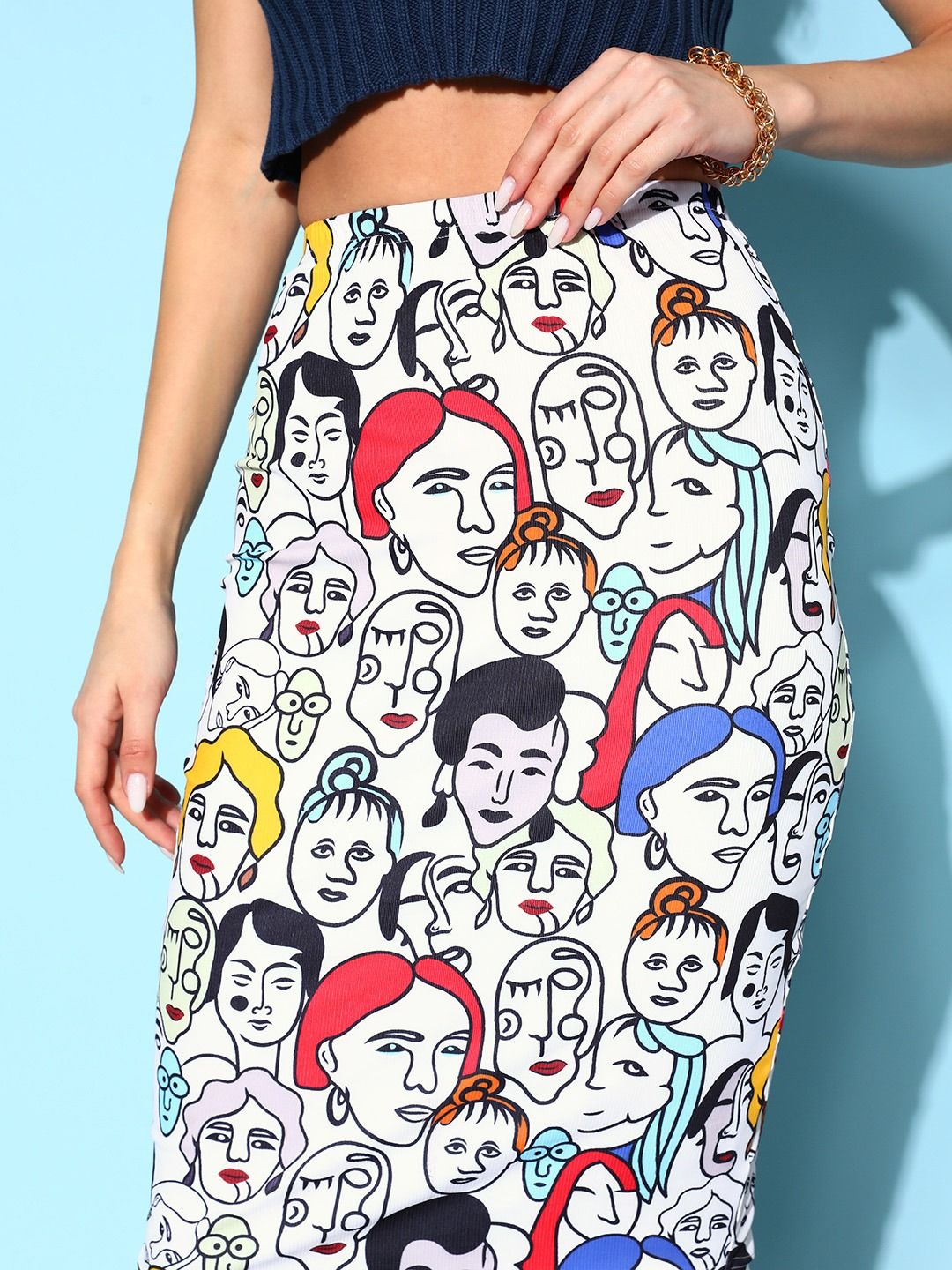 Berrylush Women White Graphic Print Knee Length Pencil Skirt