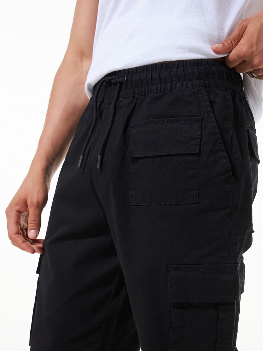 Bewakoof Men Baggy Oversized Cargo Parachute Pants