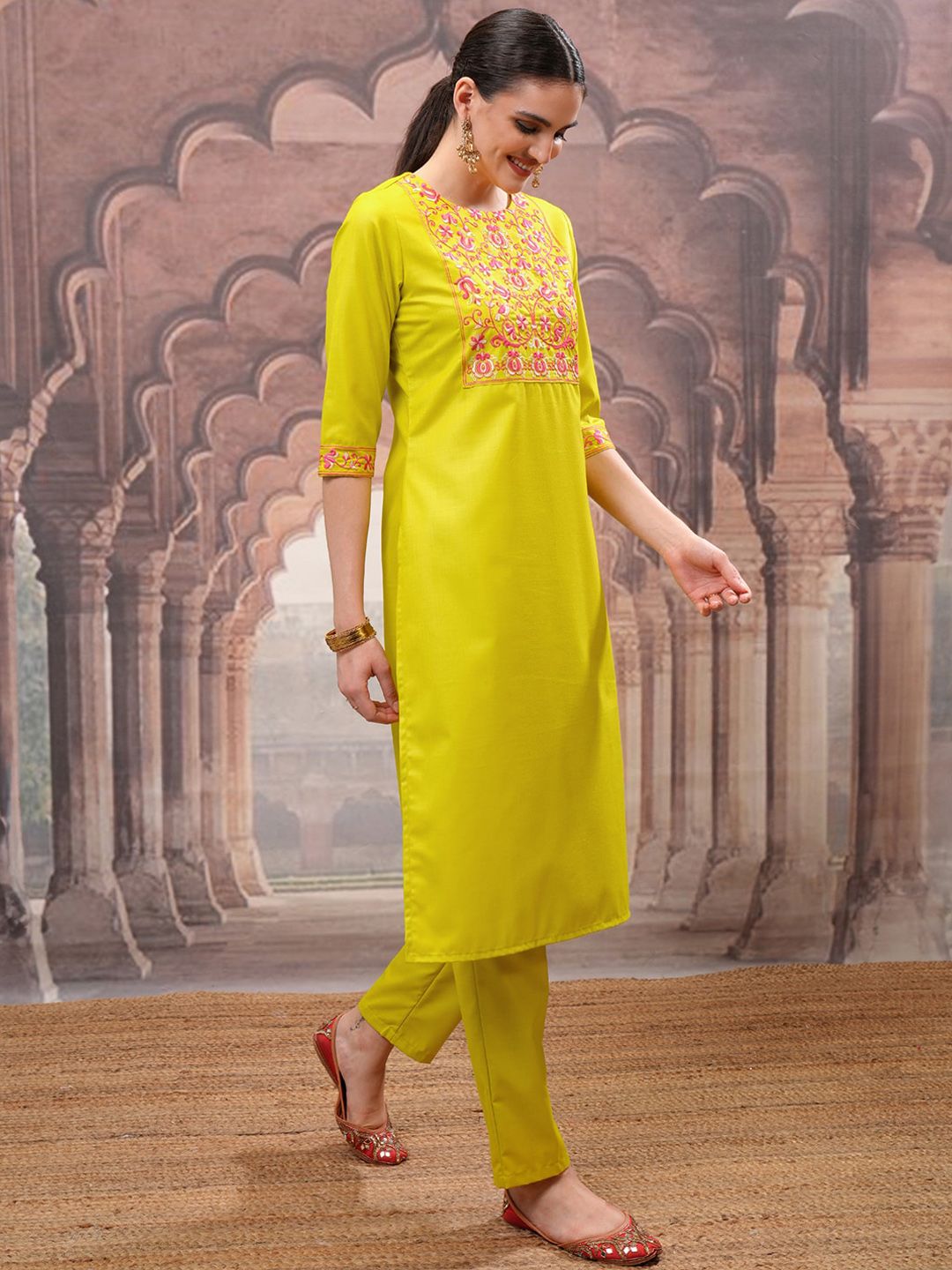 Vishudh Green Embroidered Straight Kurta with Trouser & Dupatta