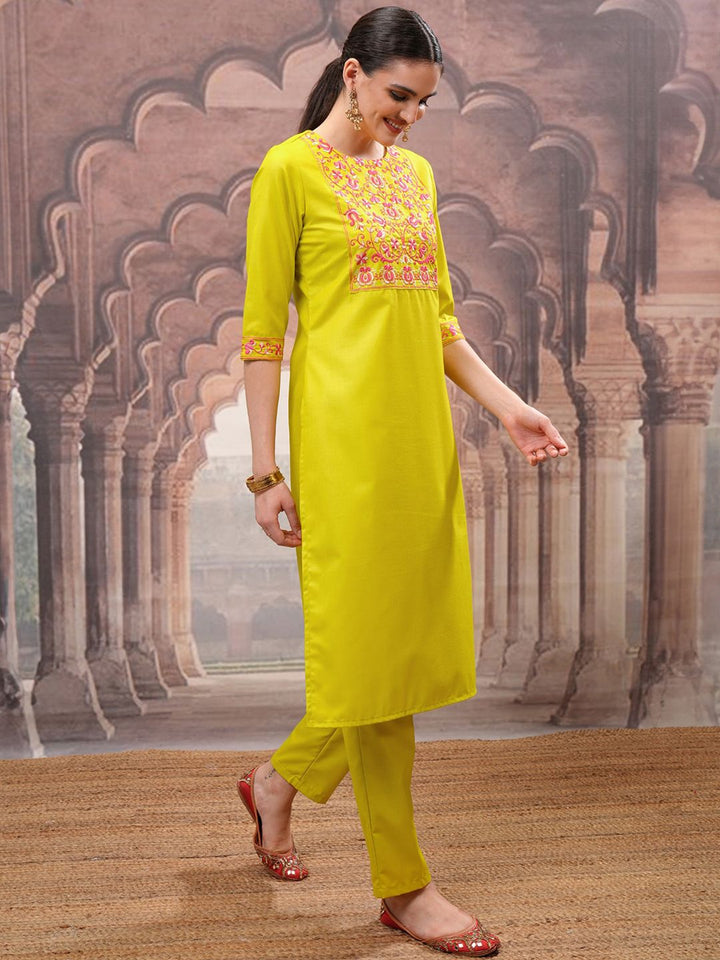 Vishudh Green Embroidered Straight Kurta with Trouser & Dupatta