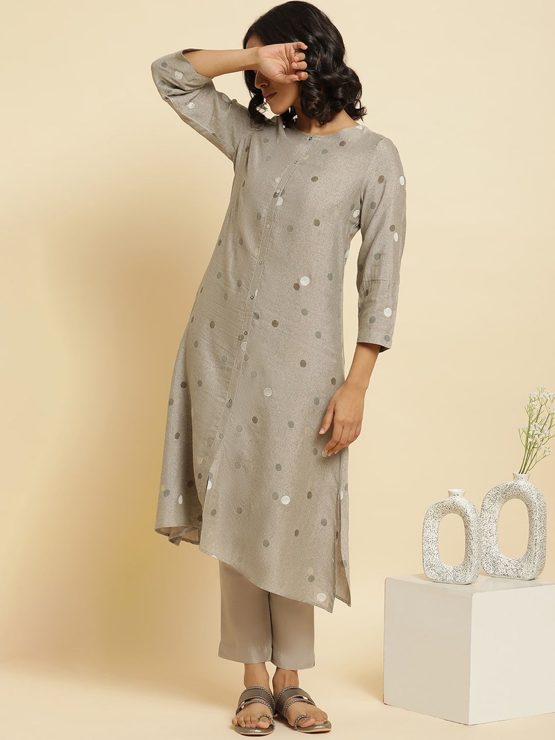 W Geometric Printed Regular Kurta With Trousers