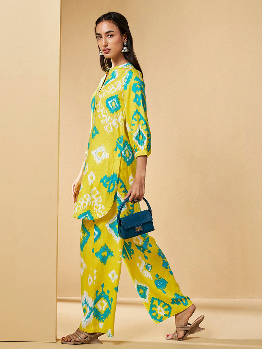 Global Desi Geometric Printed Mandarin Collar Three-Quarter Sleeves Kurta With Trouser