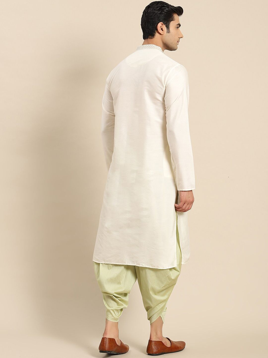 KISAH Men Solid Regular Fit Thread Work Kurta