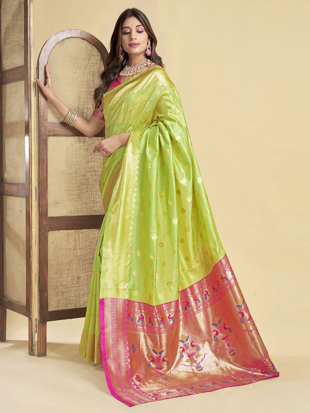 KALINI Ethnic Motif Zari Woven Banarasi Saree