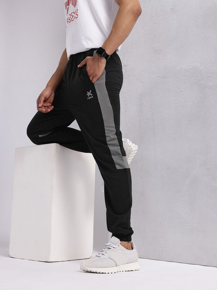 HRX by Hrithik Roshan Men Lifestyle Joggers with Contrast Panels