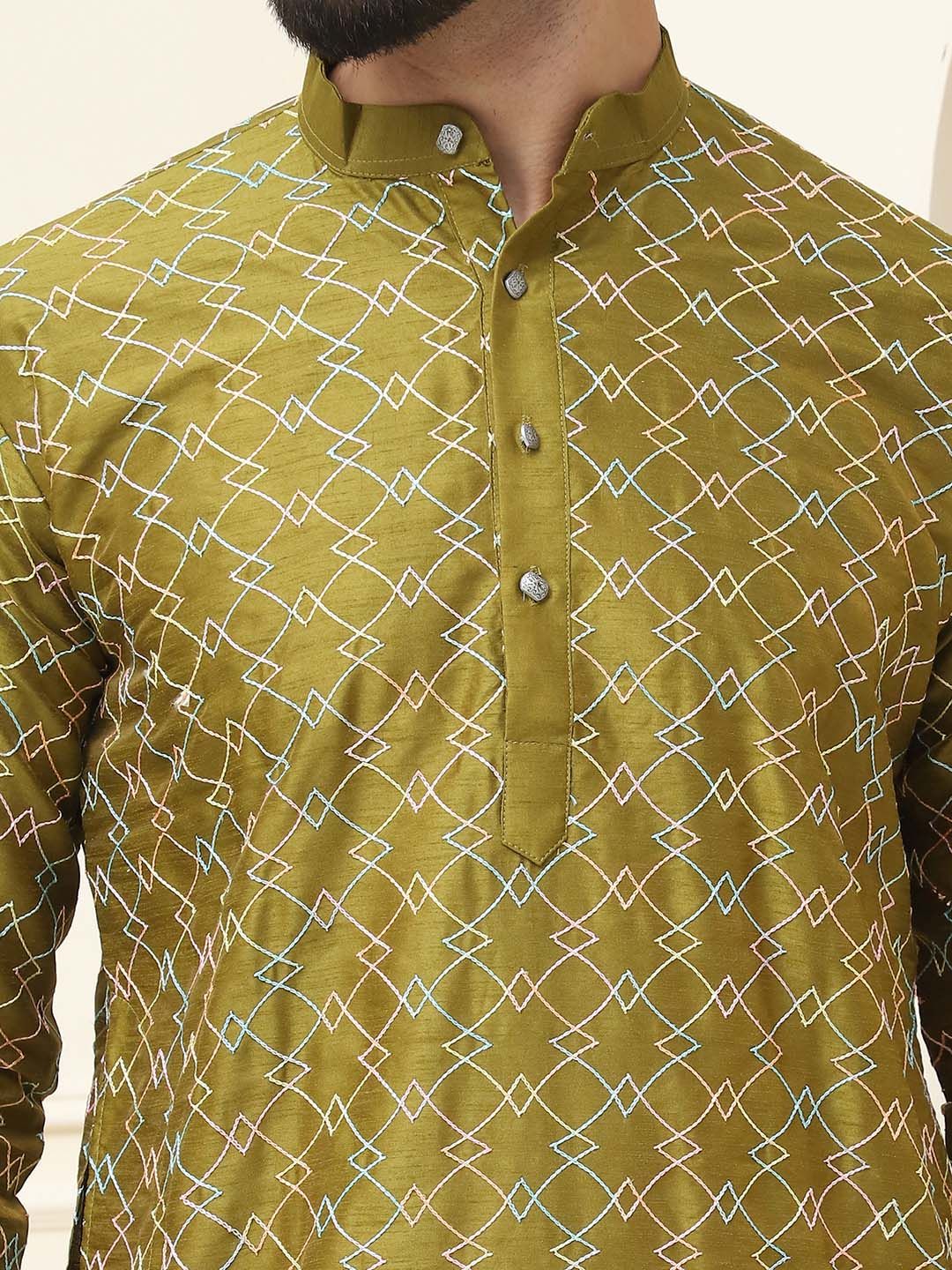 SOJANYA Geometric Embroidered Mandarin Collar Thread Work Kurta