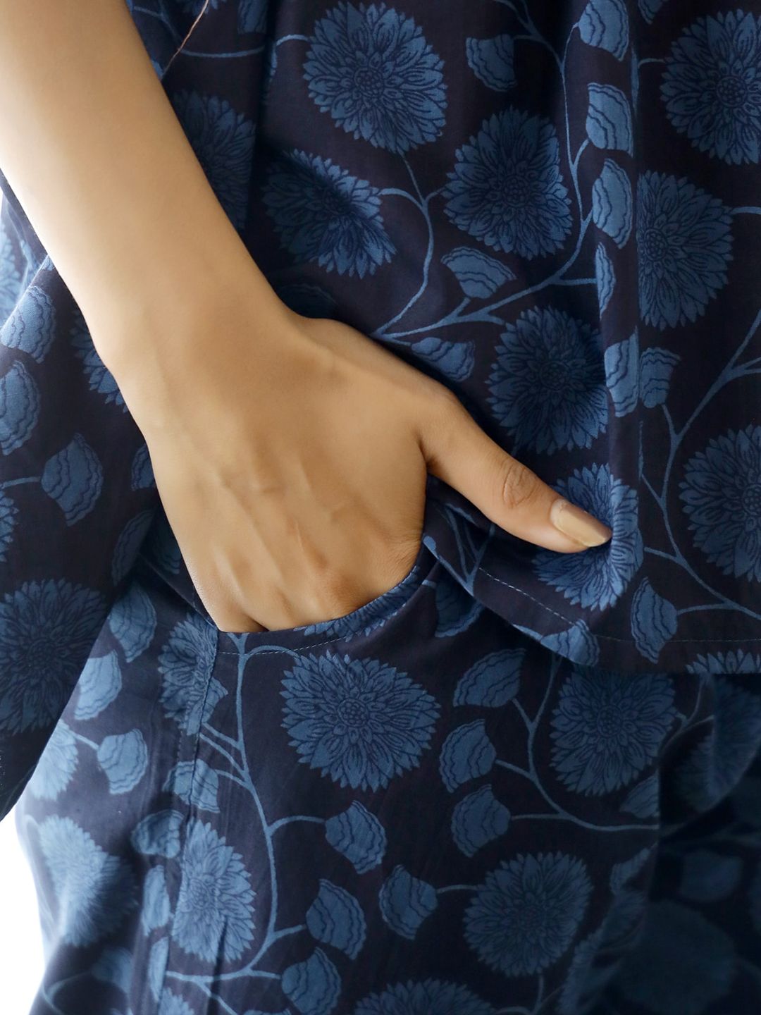 SANSKRUTIHOMES Women Navy Blue Printed Pure Cotton Night suit