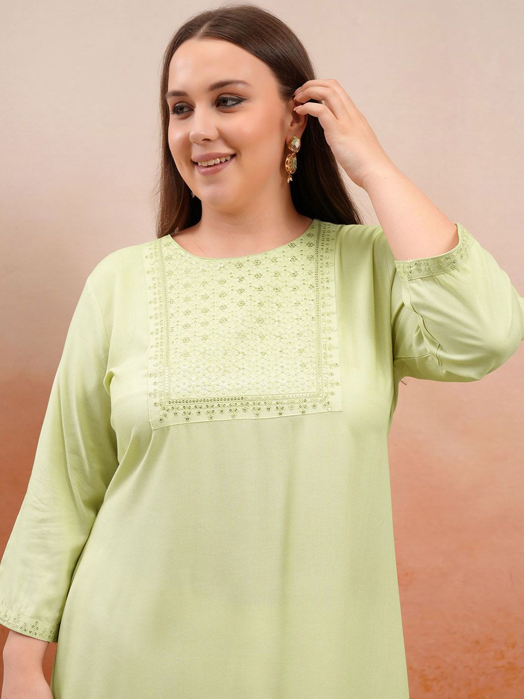 Vishudh Plus Size Green Floral Yoke Design Thread Work Straight Kurta