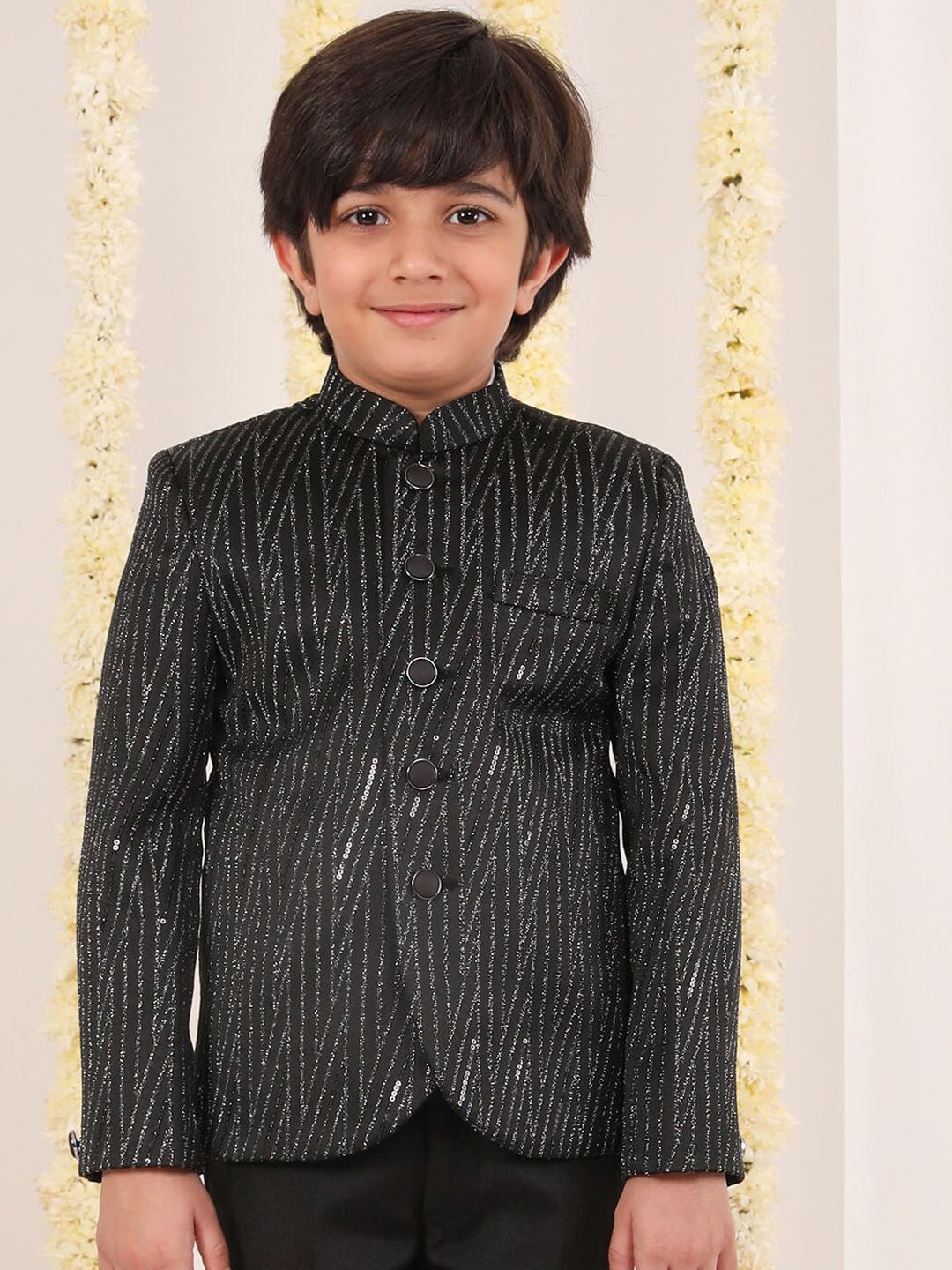 VASTRAMAY Boys Self Design Single-Breasted Slim-Fit Blazer