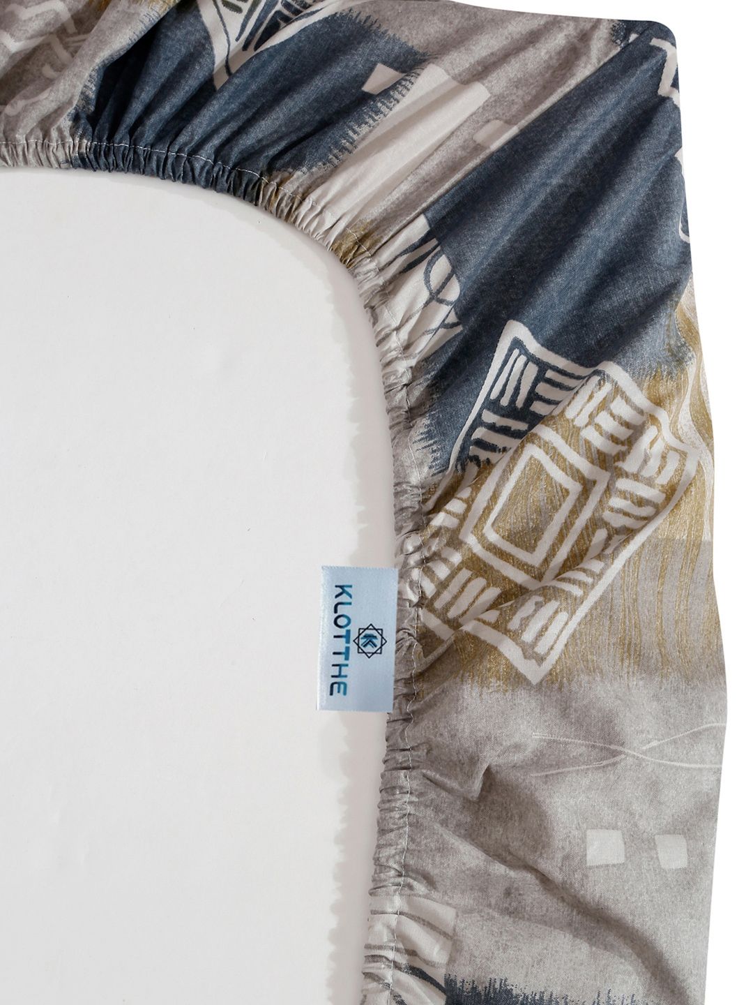 KLOTTHE Grey Geometric Printed Pure Cotton Fitted 400 TC Single Bedsheet With Pillow Cover
