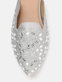 House of Pataudi Women Ethnic Embellished Mules