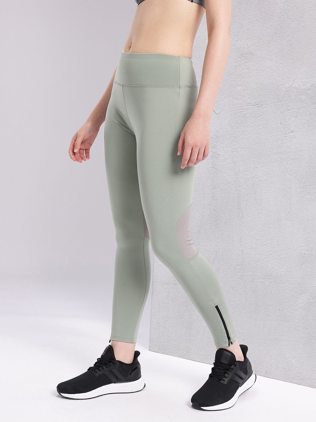 HRX by Hrithik Roshan Women Colourblock Rapid-Dry Cropped Running Tights