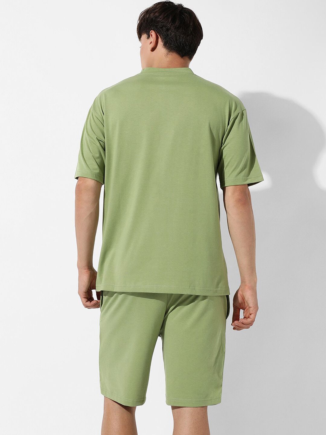 Campus Sutra Round Neck Short Sleeves T-shirt with Shorts