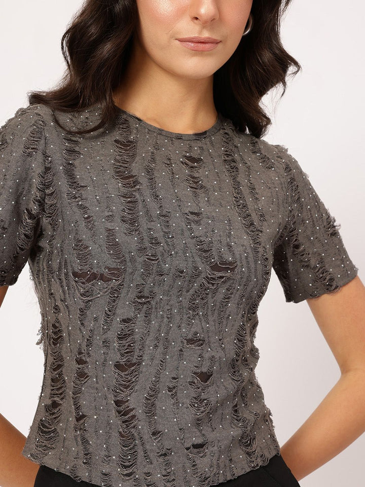 DressBerry Soft Streetwear Frayed Studded Top