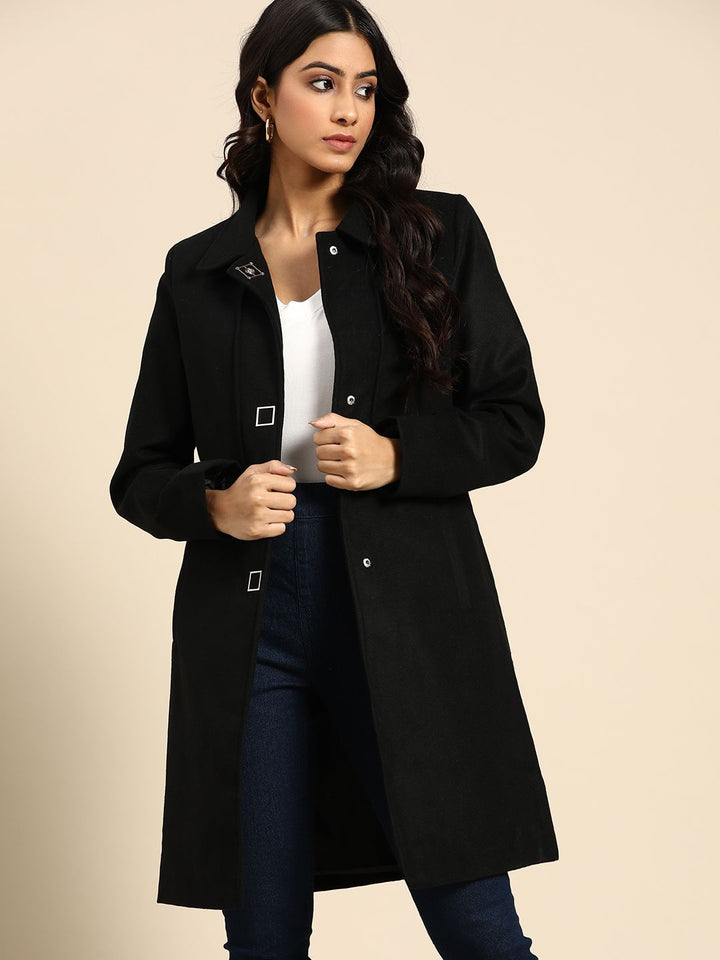 Semua Mengenai Anda Wanita Longline Hitam Hitam