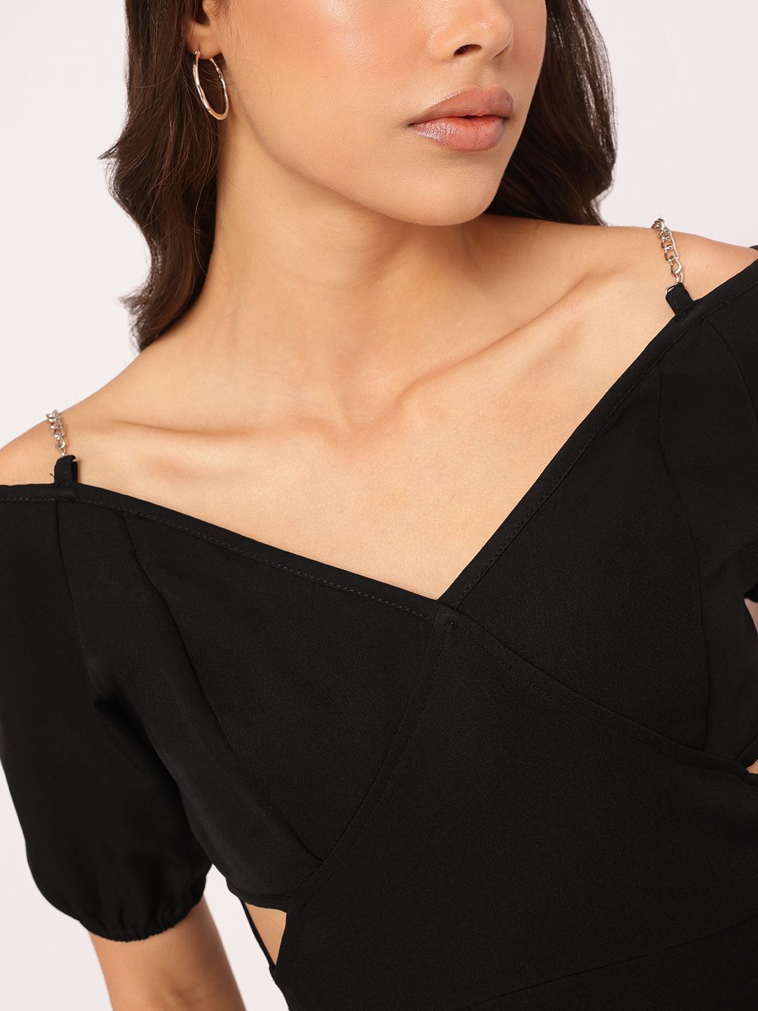 DressBerry Stylish & Savvy Chain Strap Detail Puff Sleeve Cut-Out A-Line Mini Dress
