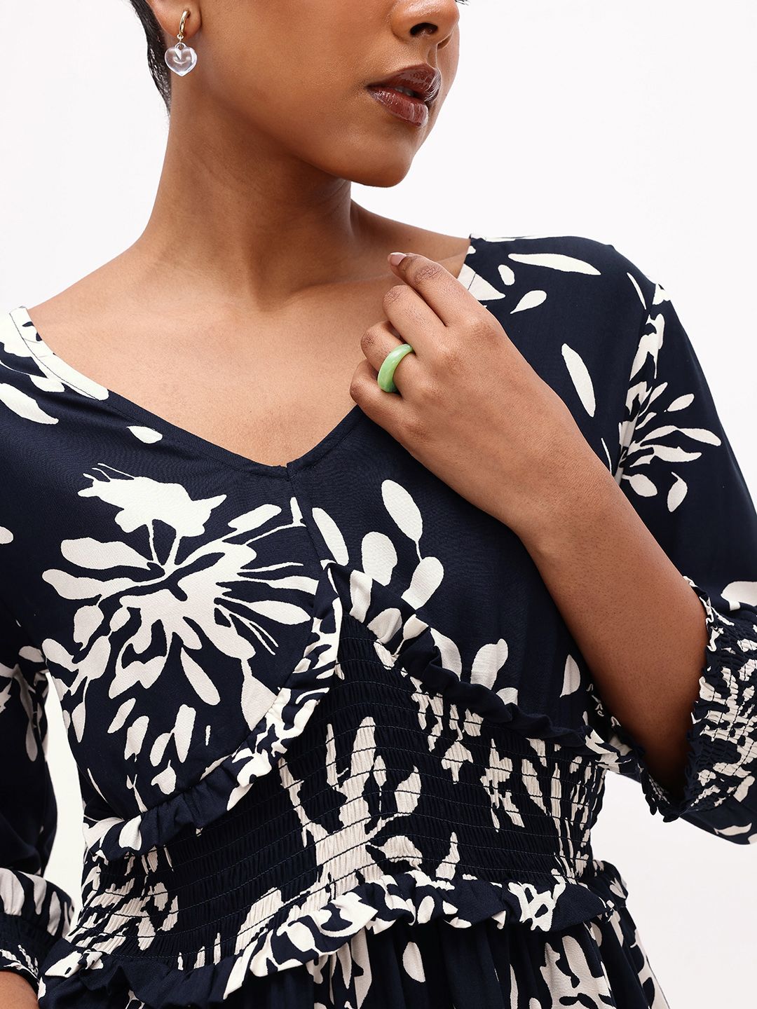 DressBerry Vacation-Inspired Tropical Print V-Neck Peplum Top