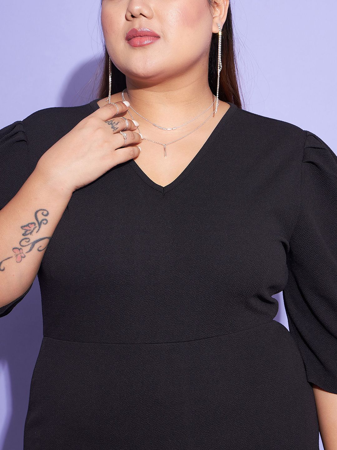 SASSAFRAS Curve Black Plus Size V-Neck Puff Sleeves Sheath Midi Dress