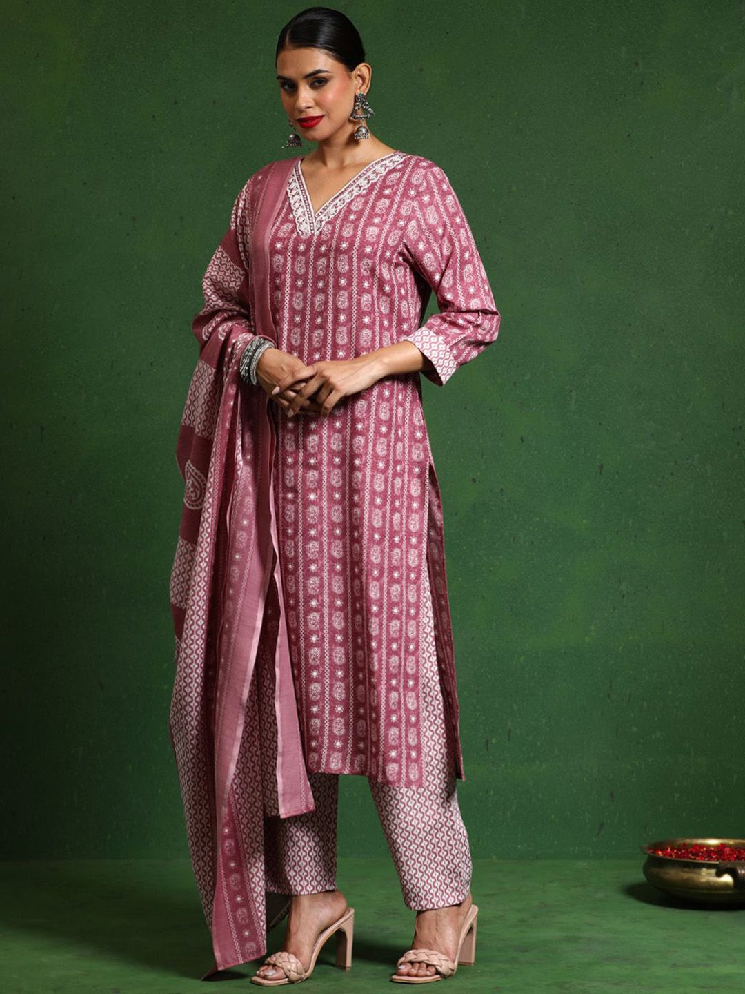 Varanga Women Printed Regular Kurta with Trousers & With Dupatta
