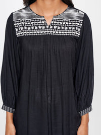 Global Desi Ethnic Motifs Yoke Design Thread Work A-Line Kurta