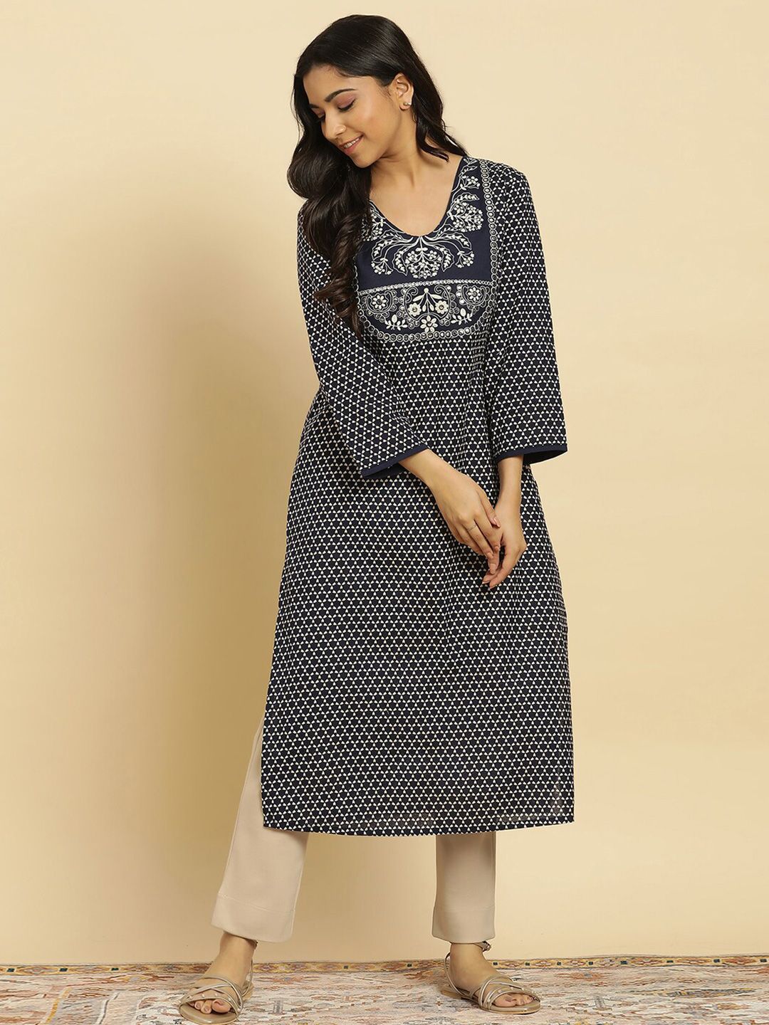 W Geometric Printed Yoke Design V neck Straight Kurta