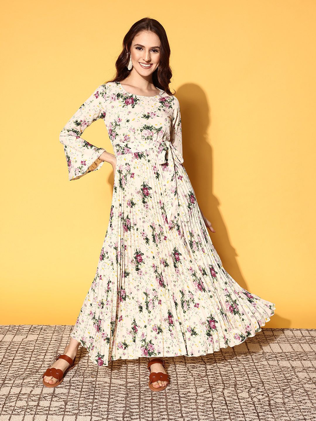 Berrylush Women Beige Floral Pleated Form Dress