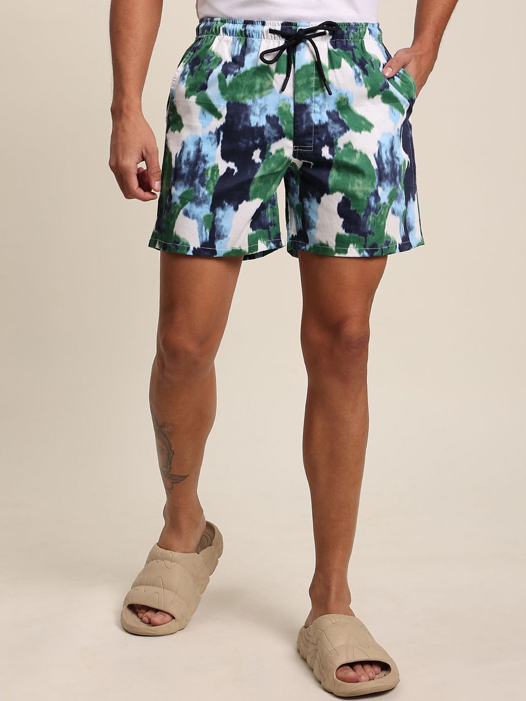 Bene Kleed Men Mid-Rise Abstract Printed Cotton Slim Fit Shorts