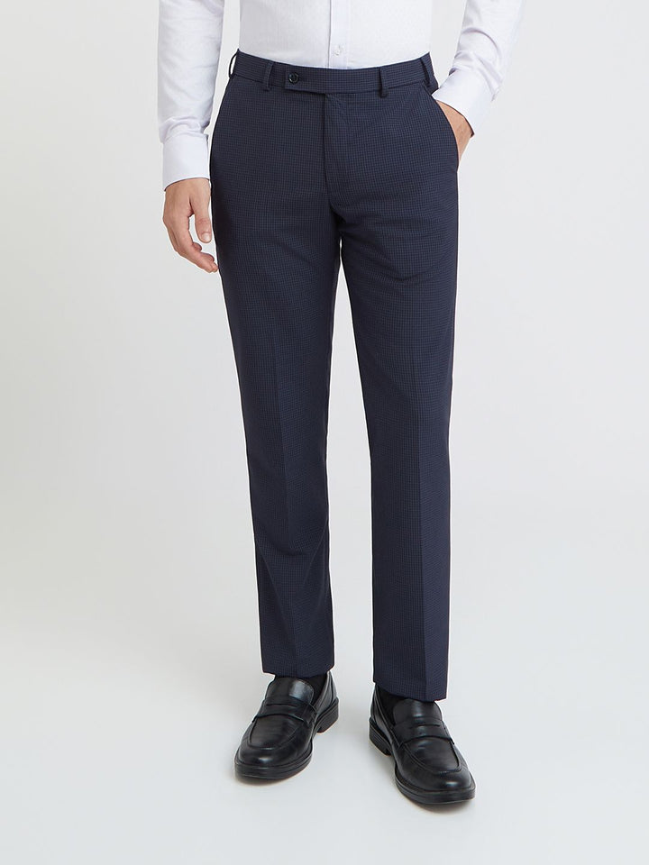 Park Avenue Men Checked Formal Trousers