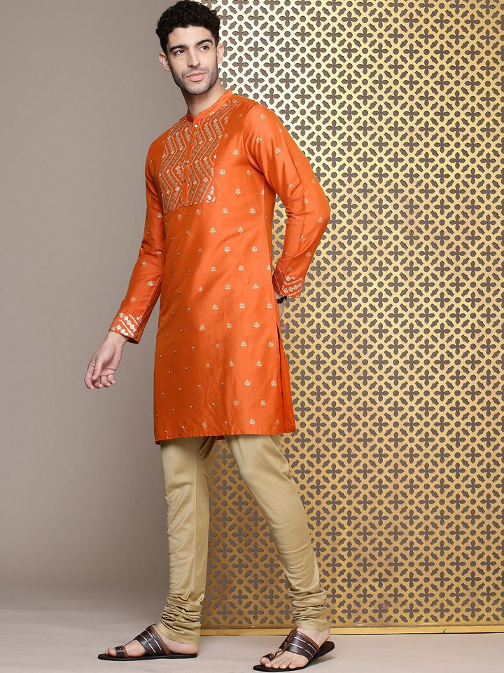 House of Pataudi Floral Printed Mandarin Collar Sequinned Jashn Kurta with Churidar