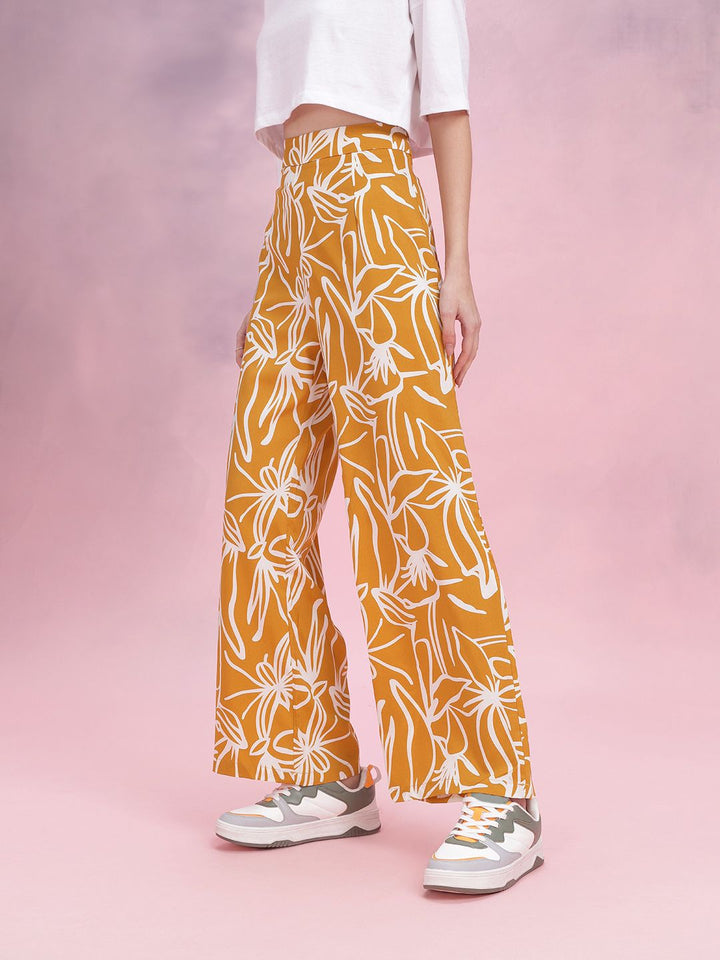 DressBerry Women Floral Printed High-Rise Trousers