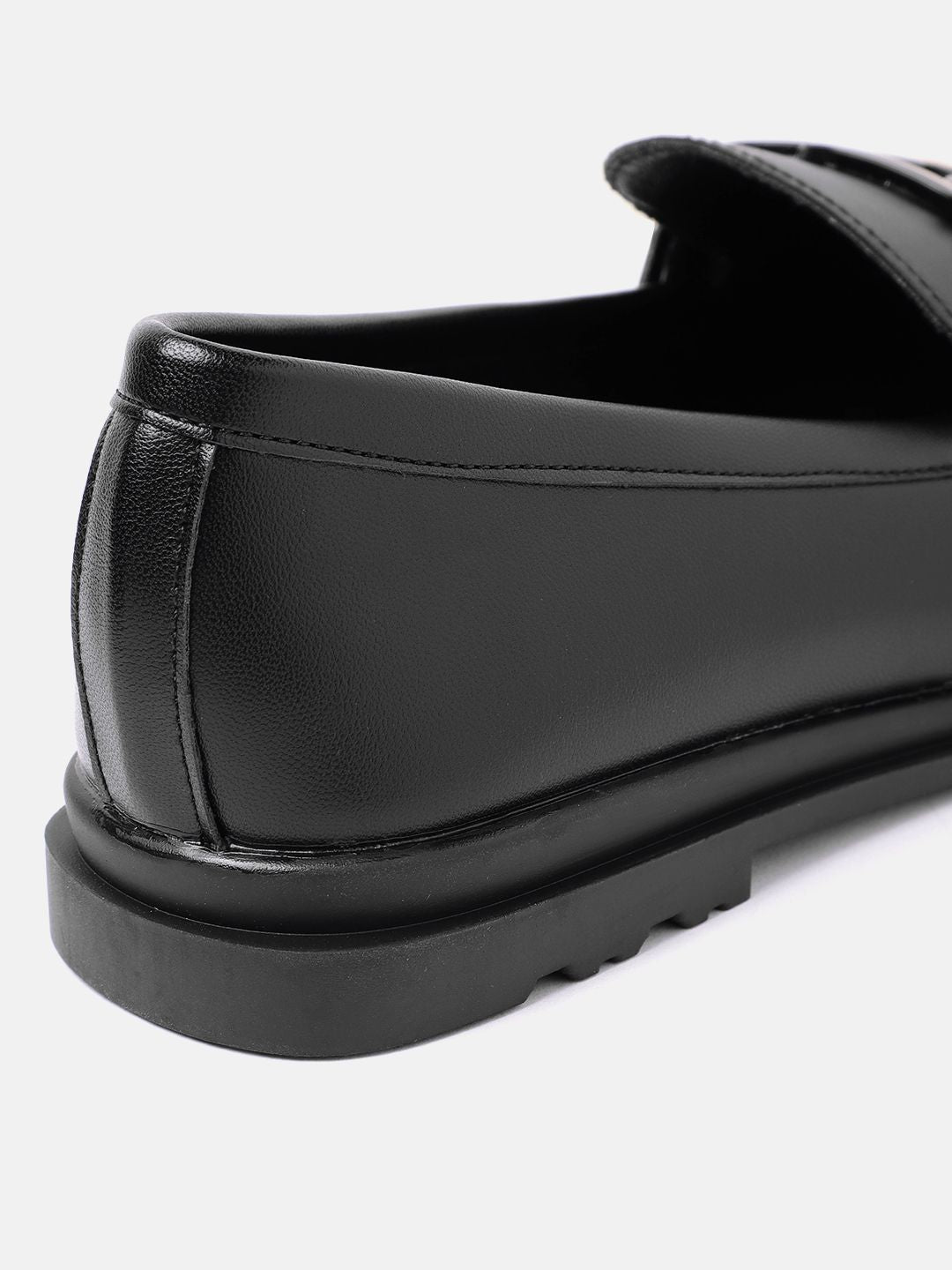 Lino Perros Women Chain Detail Moccasins