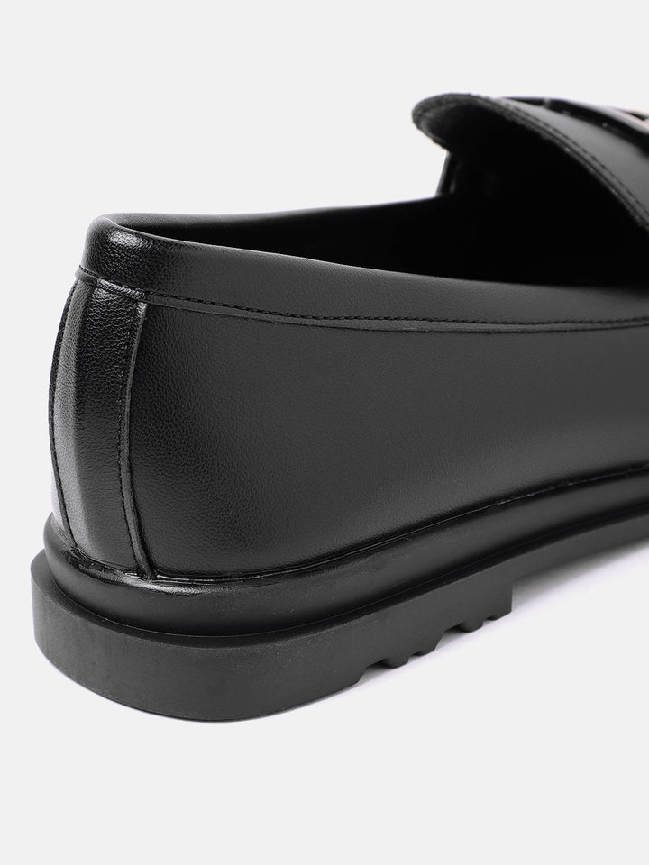 Lino Perros Women Chain Detail Moccasins