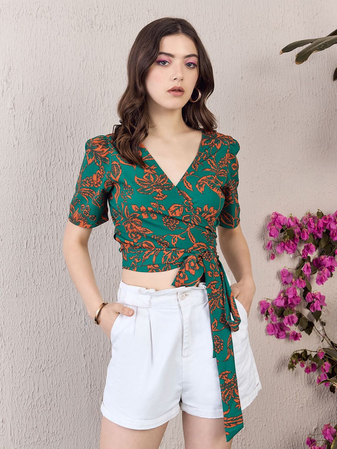 Berrylush V-Neck Floral Print Wrap Crop Top