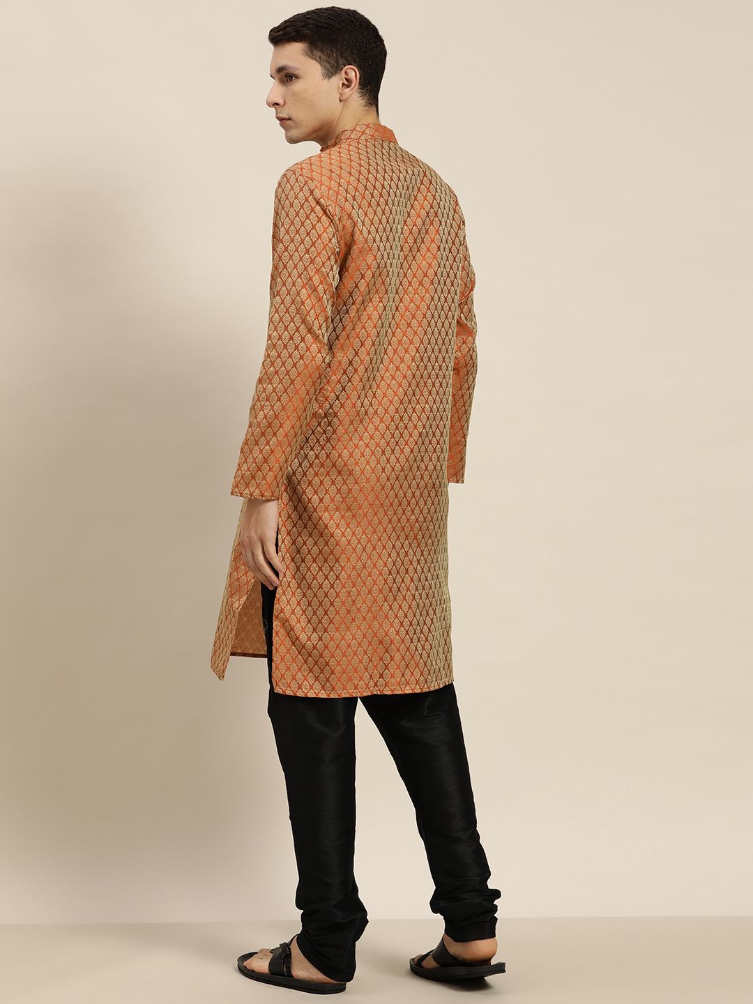 SOJANYA Men Orange & Gold-Toned Jacquard Kurta