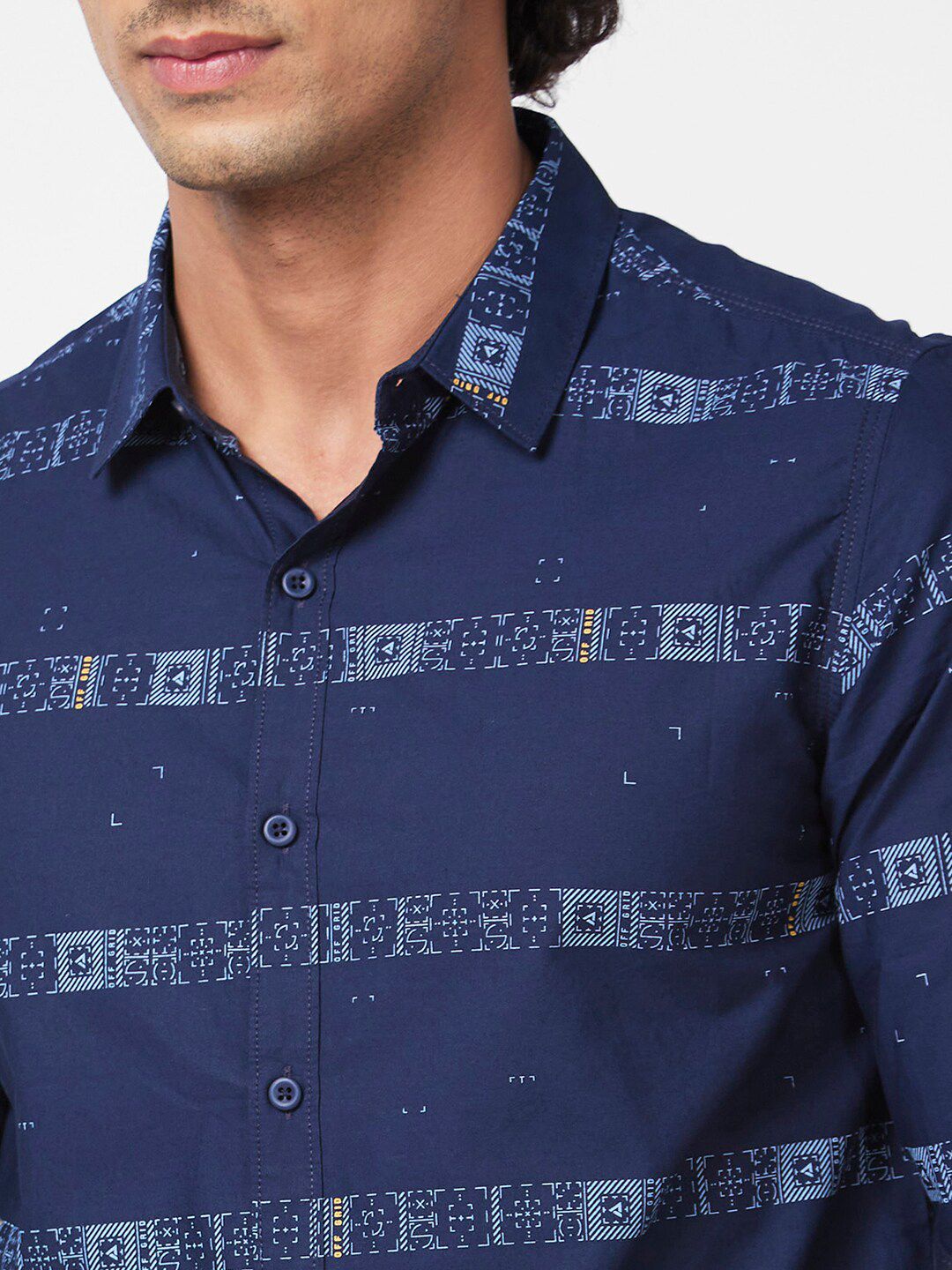 SPYKAR Men Slim Fit Horizontal Striped Cotton Poplin Casual Shirt