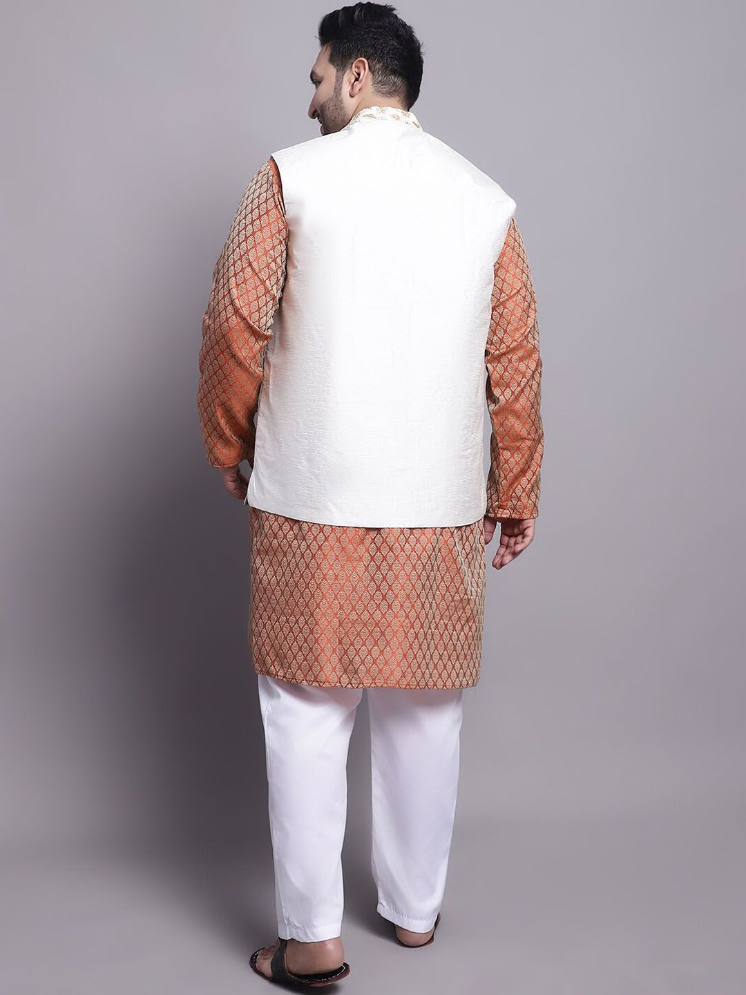 SOJANYA PLUS Ethnic Motifs Woven Design Kurta With Pyjamas & Nehru Jacket