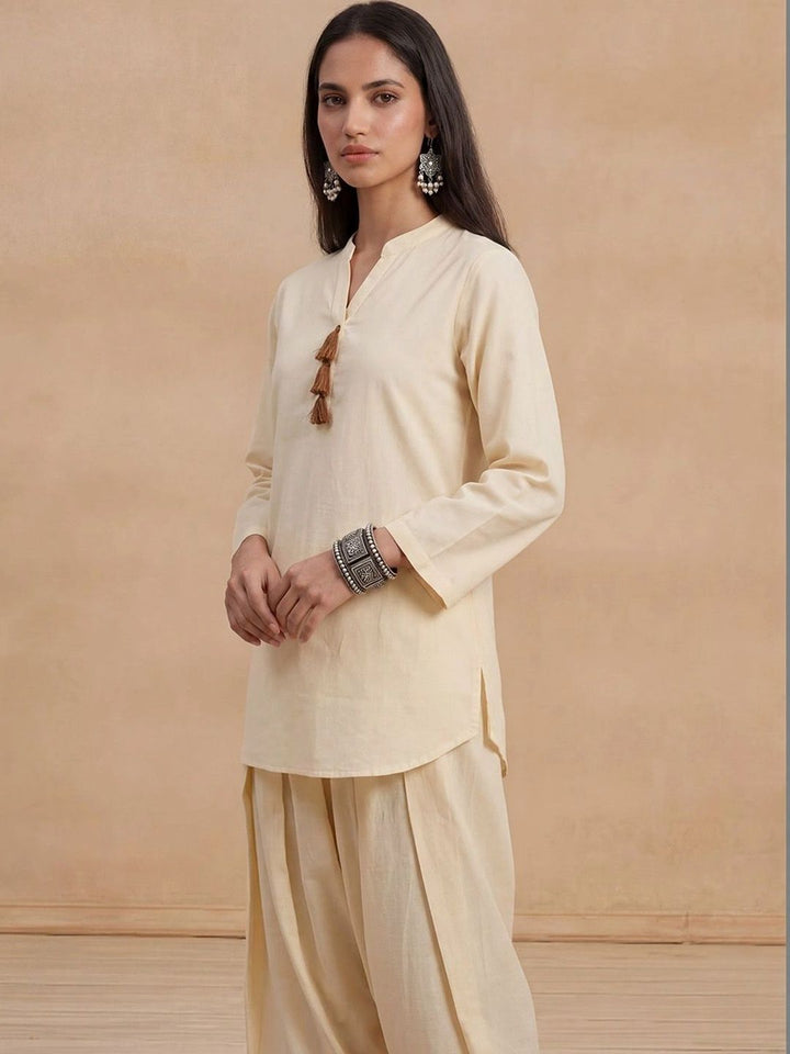 House of Chikankari Women Regular Chikankari Kurta with Trousers