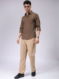 The Indian Garage Co Men Spread Collar Solid Slim Fit Casual Shirt
