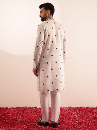 SOJANYA Men Embroidered Mirror Work Kurta