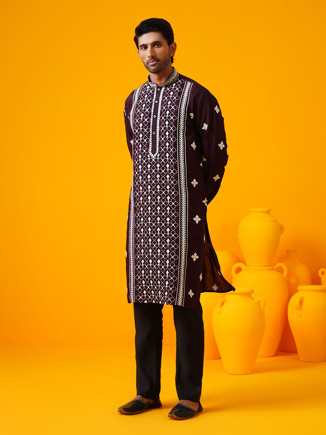 SOJANYA LUXE Kolar Mandarin Sulam Bunga Berlabuci Kurta Lurus Dengan Seluar