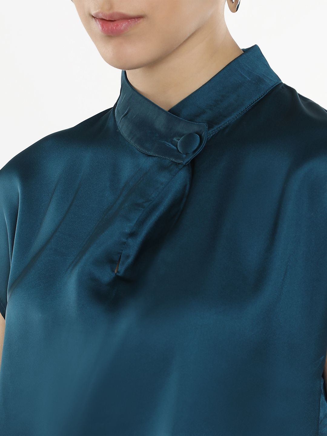RAREISM Extended Sleeves Styled Back Top