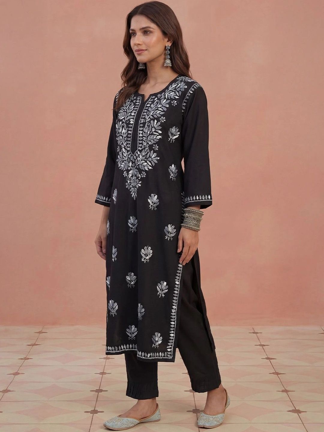 Kurta Kerja Cermin Berhias Wanita Chikankari